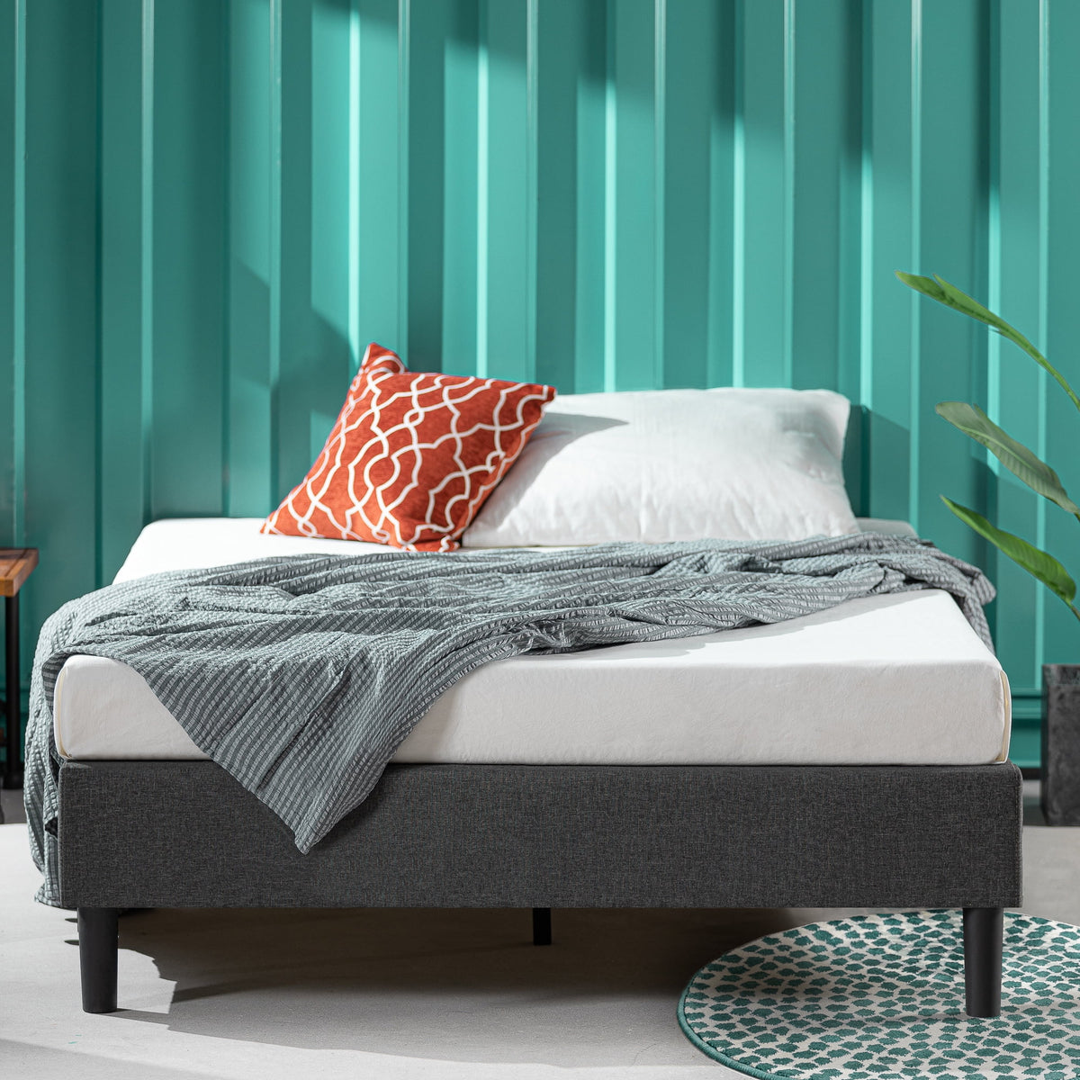 13" Upholstered Platform Bed Frame, Grey, Full E9267