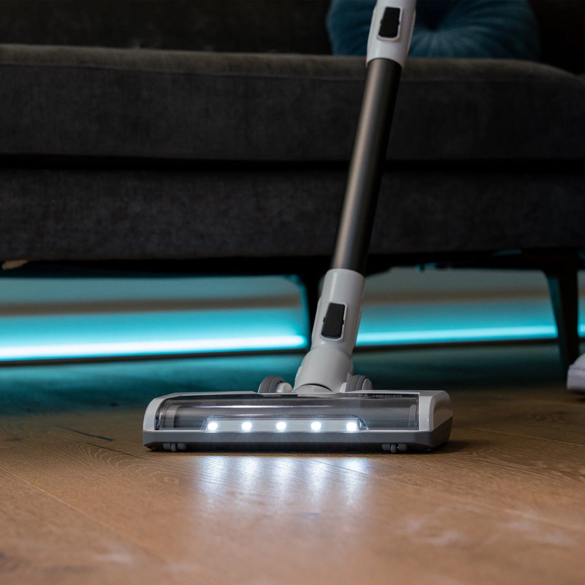 Cordless Lightweight Stick Vacuum R499