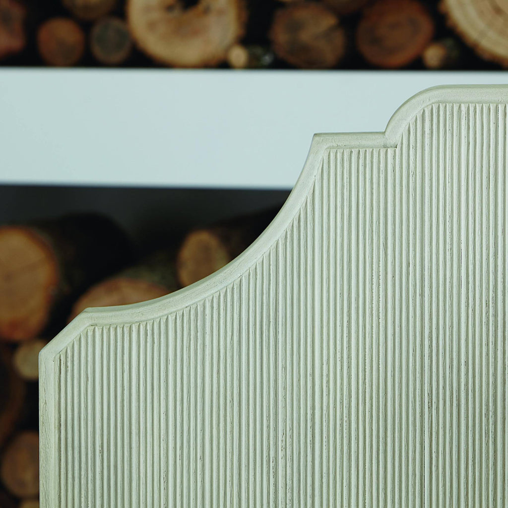 California King Panel Bed Y7567