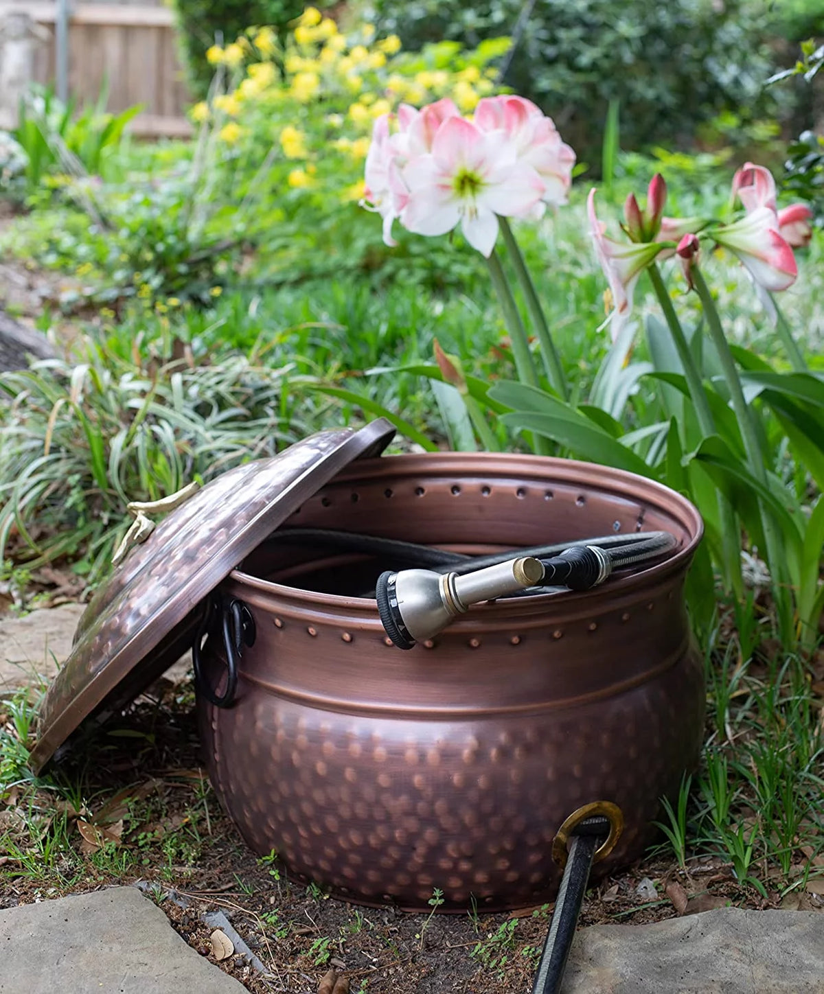 Garden Water Hose Pot with Lid B2673
