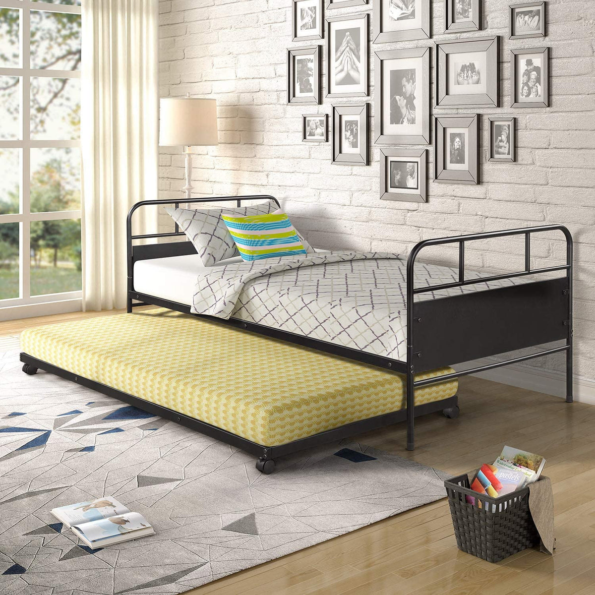 Twin Size Black Metal Daybed with Trundle Q4167