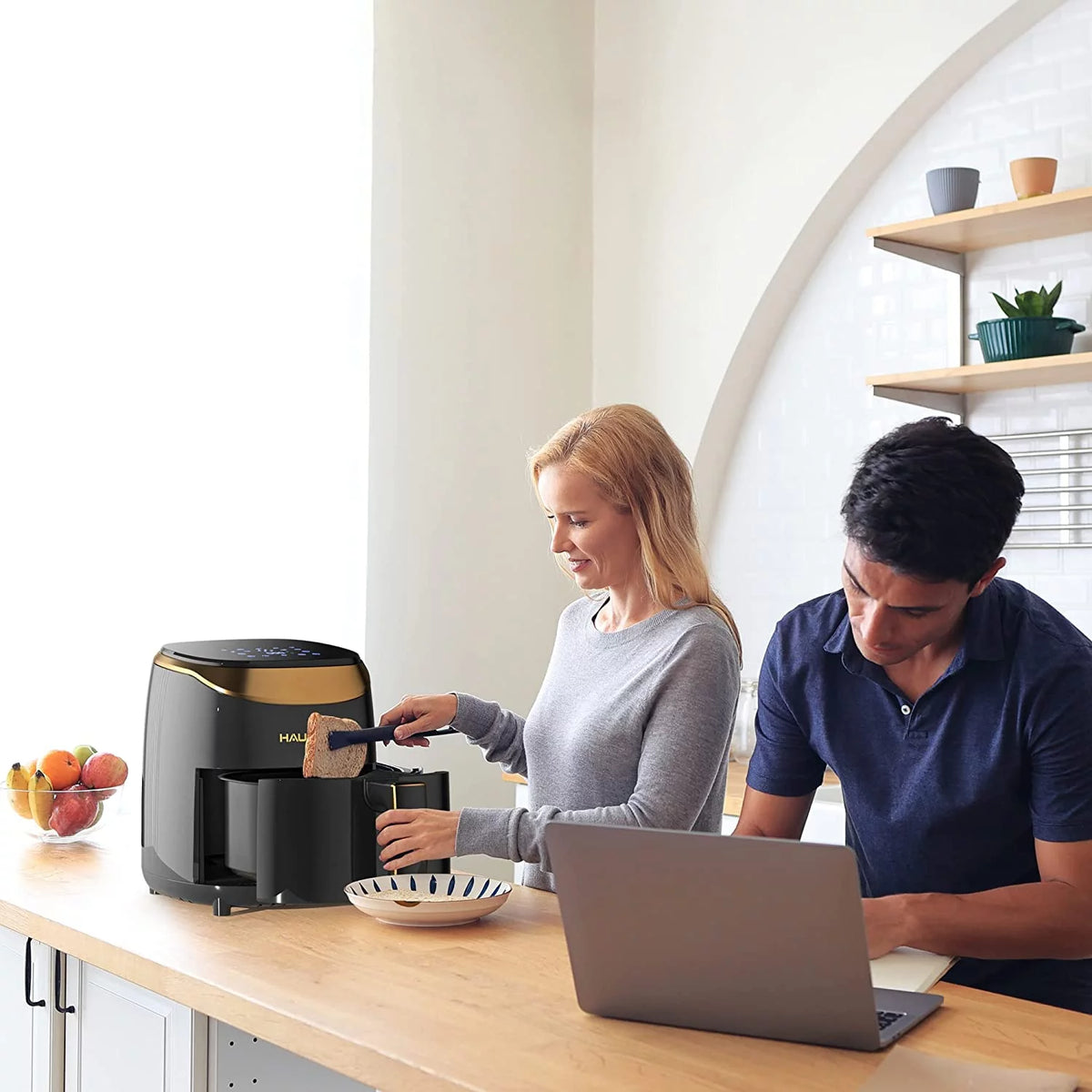 4.2 Quart Nonstick Stainless Steel Air Fryer Z3049